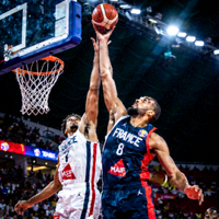 法国队内线巨塔戈贝尔封盖对手投篮