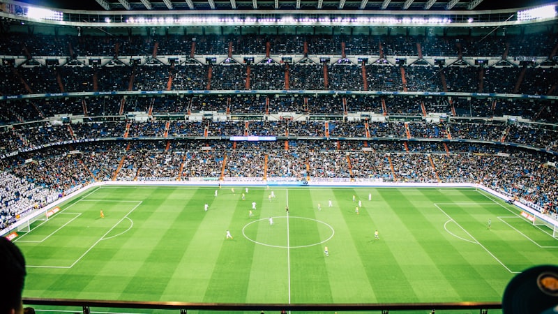 足球比赛阵型分析图，展示球队的战术布局